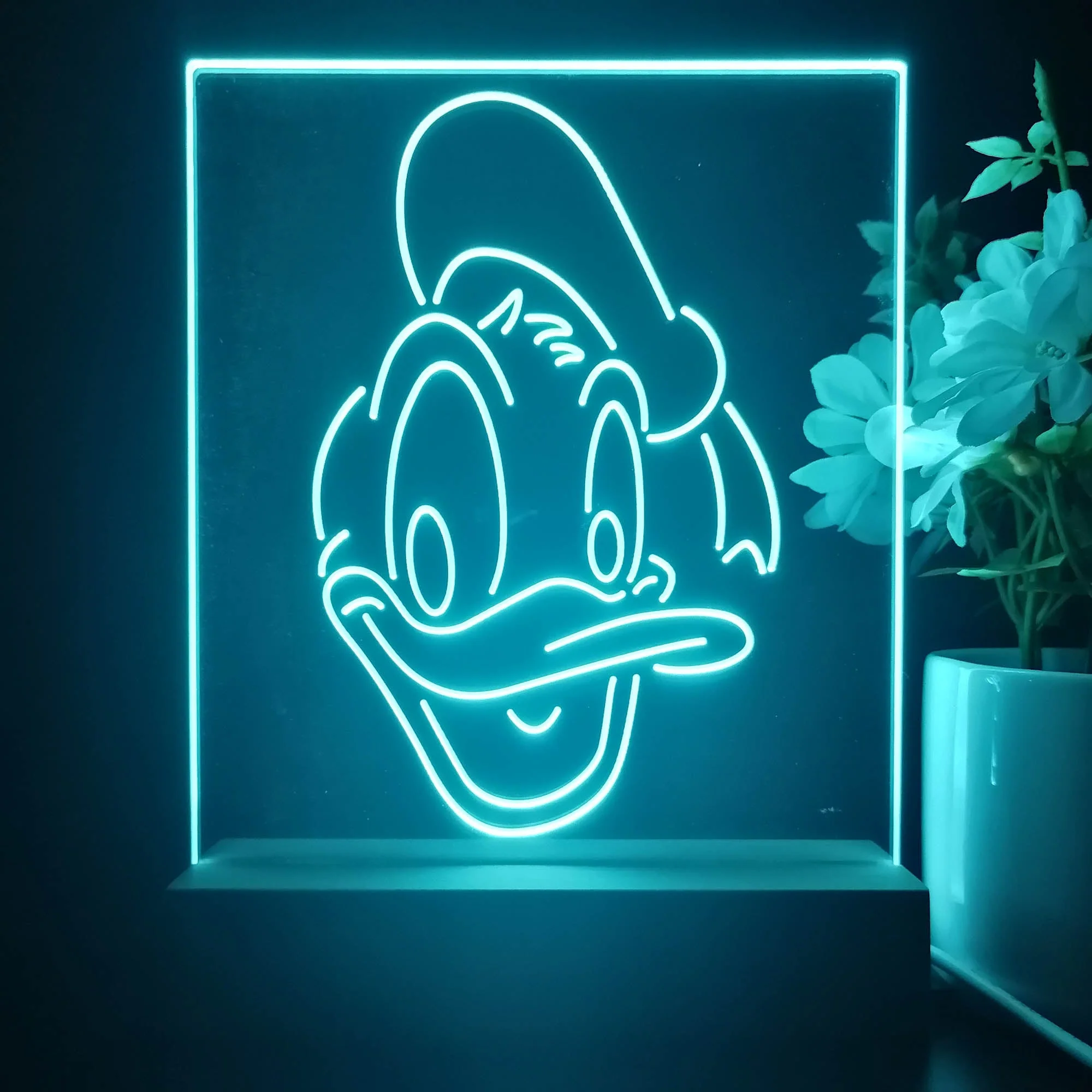 Donald Duck 3D Illusion Night Light Desk Lamp - Image 3