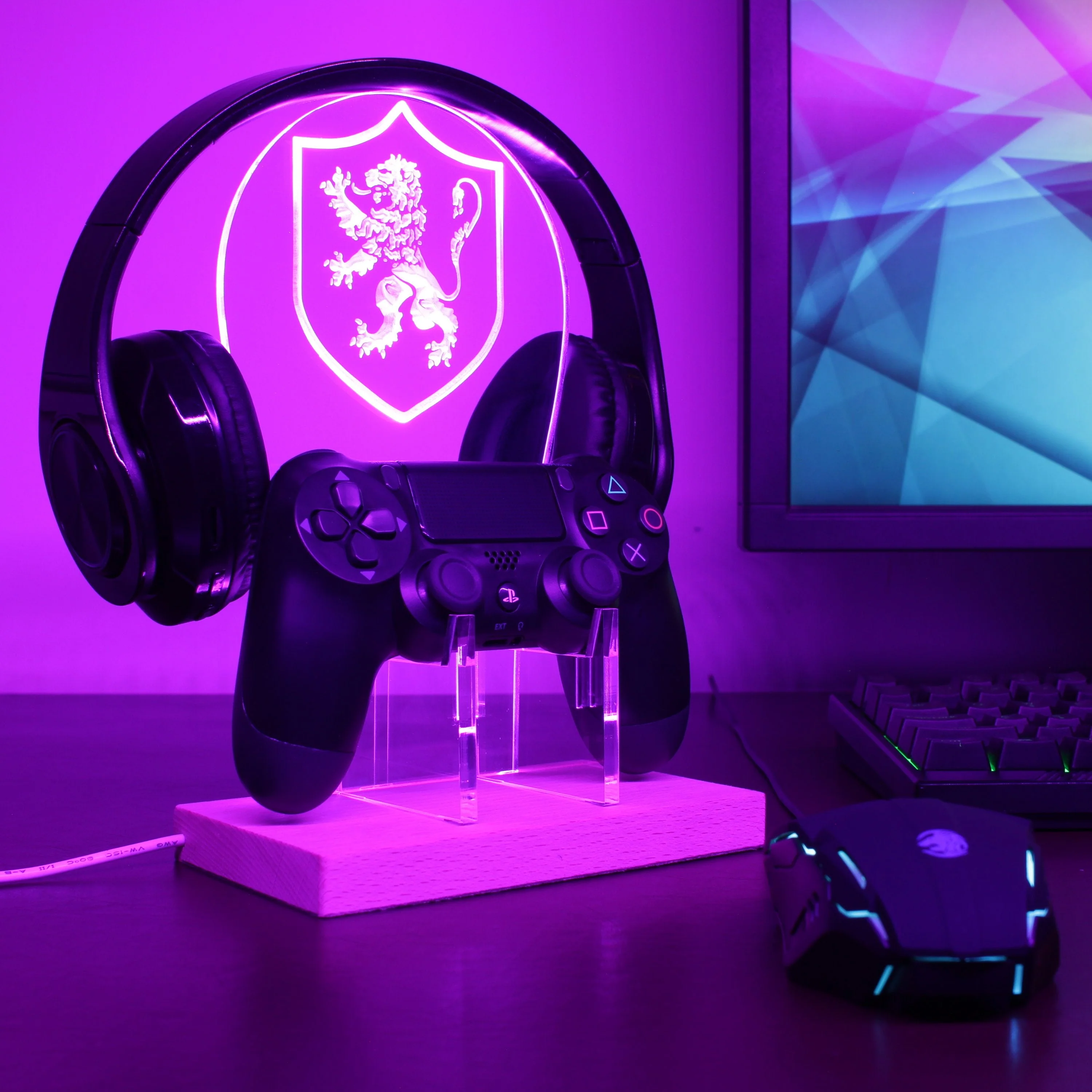 House Lannister Game of Thrones LED Gaming Headset Controller Stand | Gamer Gift Idea - Image 4