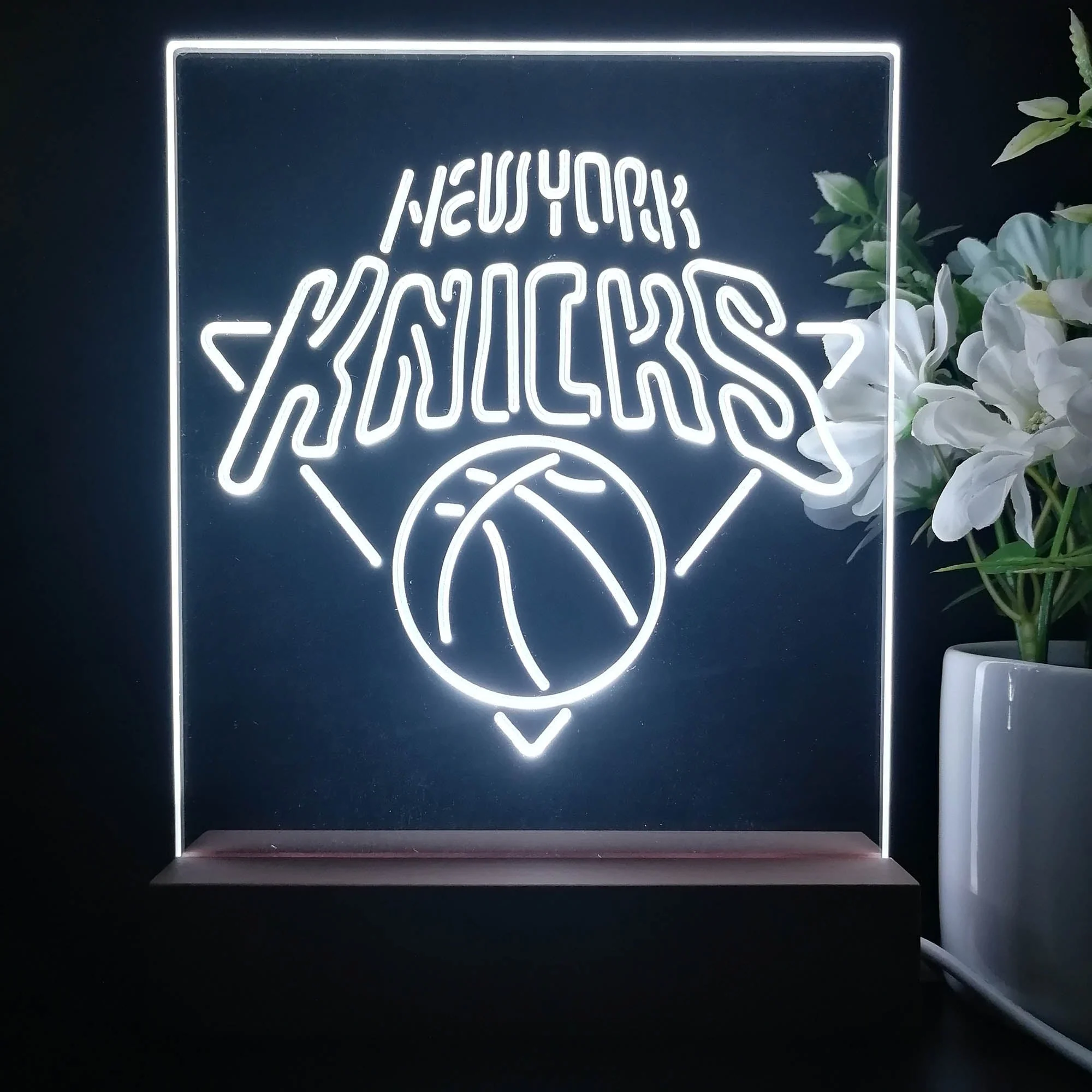 New York Knicks Neon Sign Table Top Lamp - Image 4