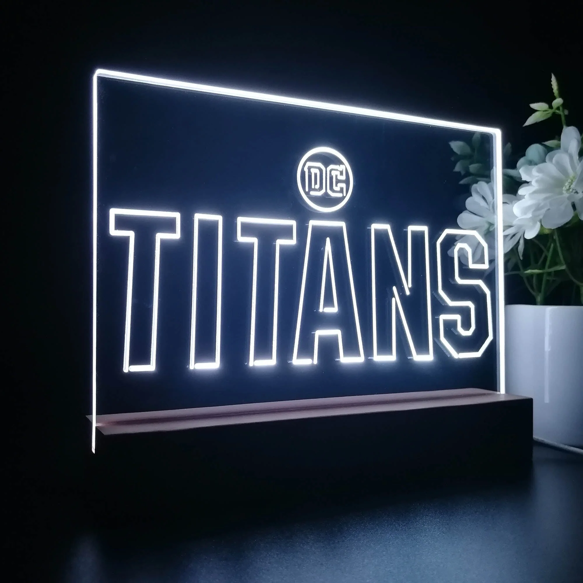 Titans 3D Illusion Night Light Desk Lamp - Image 5