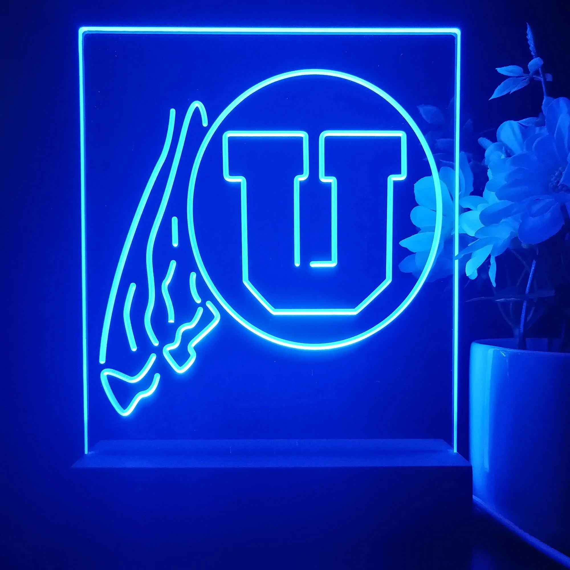 Utah Utes 3D Illusion Night Light Desk Lamp - Image 3